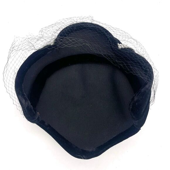 Vintage 1950s Black Velvet Evening Hat Beret Cap Rhinestone Clip With Mesh Veil - Picture 9 of 10